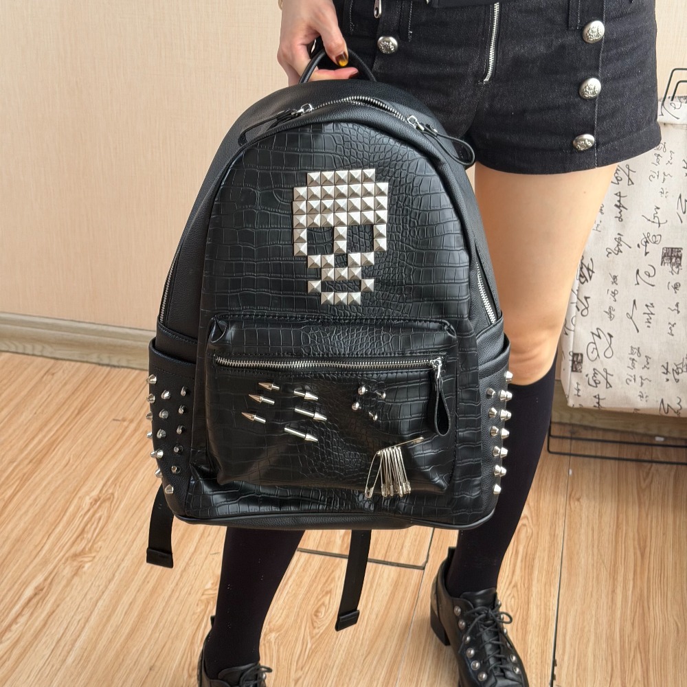 Women And Men Fashion - Tas Ransel Motif Kulit Buaya Hitam